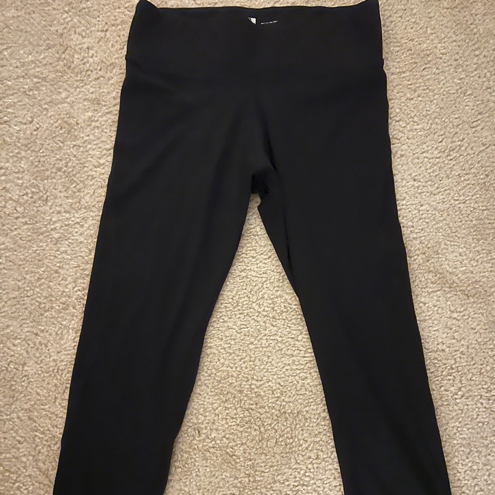 Pink Ultimate crop leggings